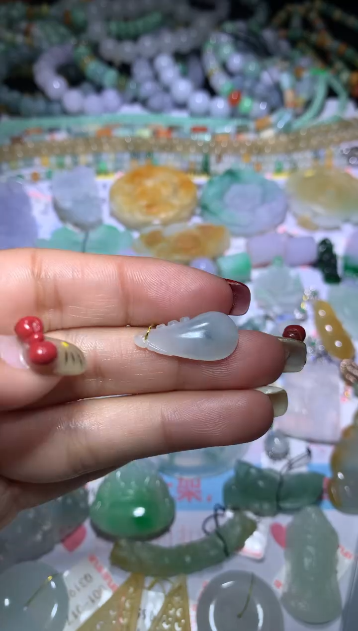 【闪购商品】翡翠挂件未镶嵌CXX004252