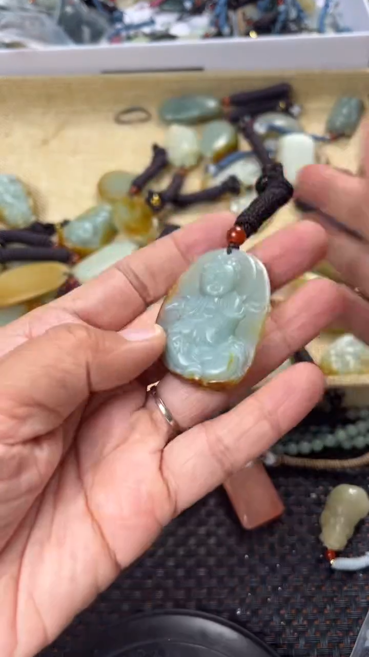 【闪购商品】和田玉颈饰未镶嵌多样性发货没有证书拍一发一有瑕