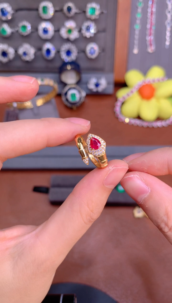 【闪购商品】红宝石戒指18K金镶嵌0.5CT