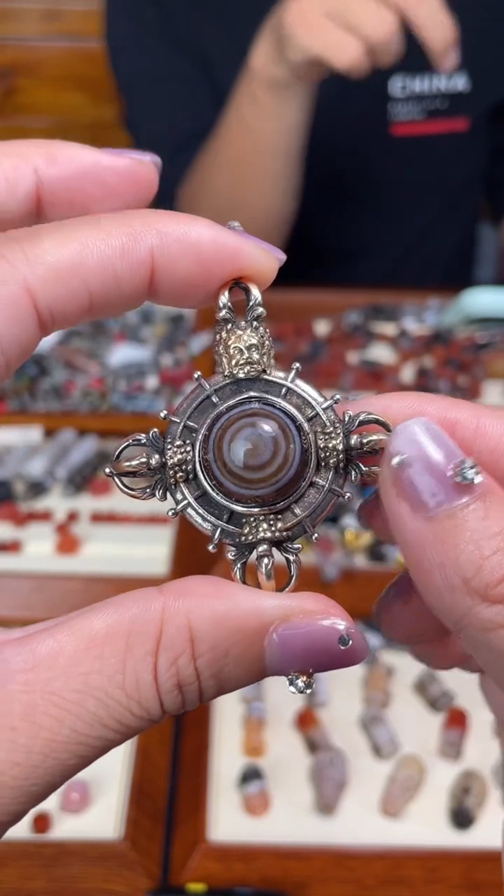 玛瑙/玉髓颈饰未镶嵌14摩羯金刚杵