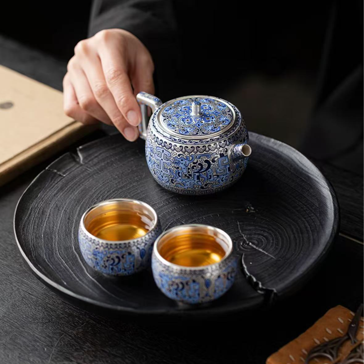 鎏银龙纹一壶两杯套装S26