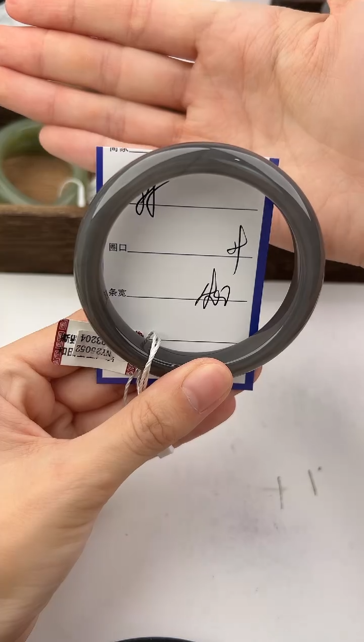 未镶嵌手镯和田玉88颜色微差无瑕疵