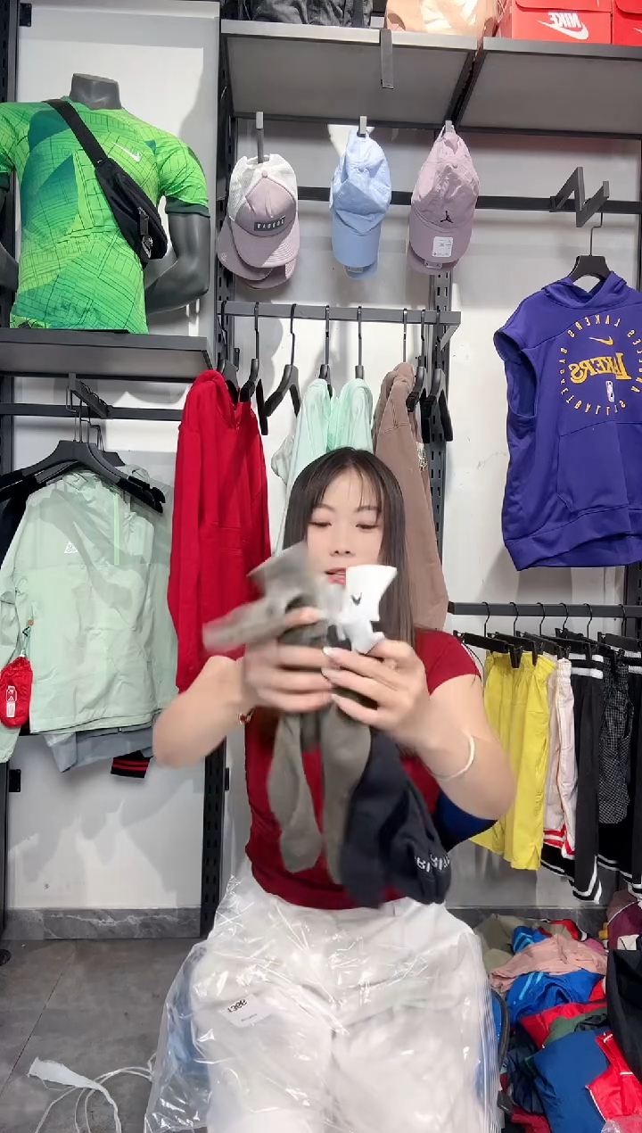 1640编码 瑕疵款直播间过款为准 尺码