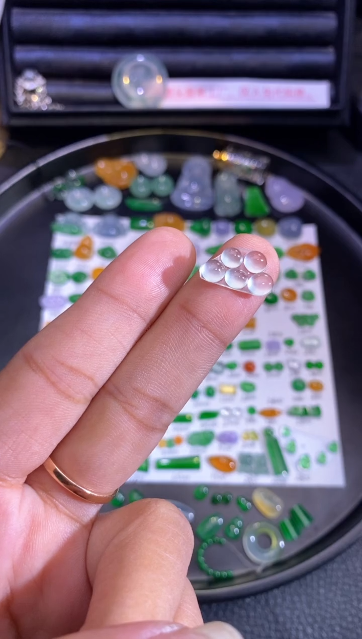 未镶嵌挂件翡翠蛋