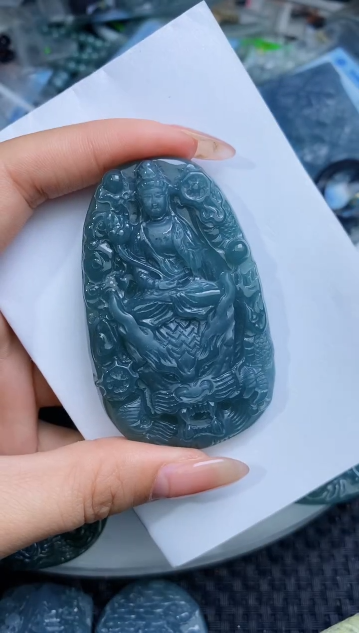 【闪购商品】翡翠颈饰未镶嵌             