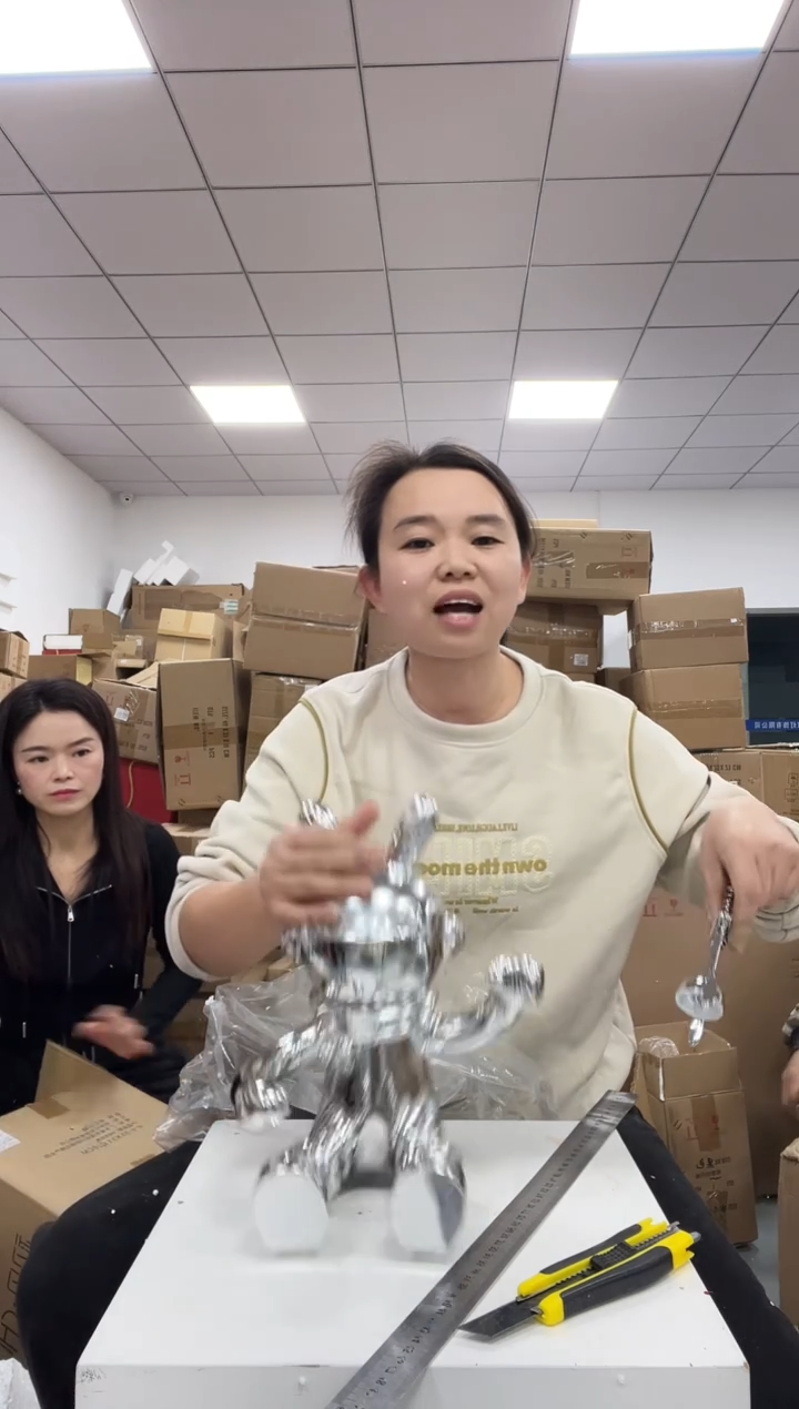 树脂宇航兔酒架摆件