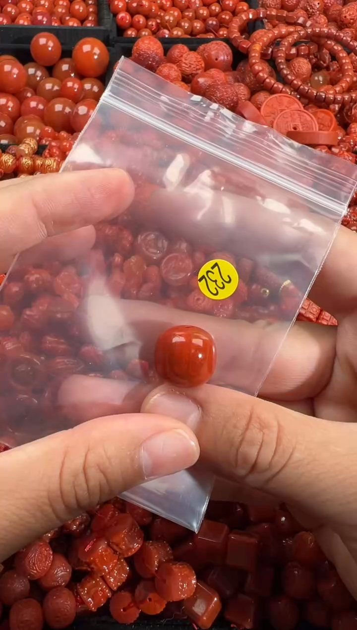 南红玛瑙未镶嵌颈饰11