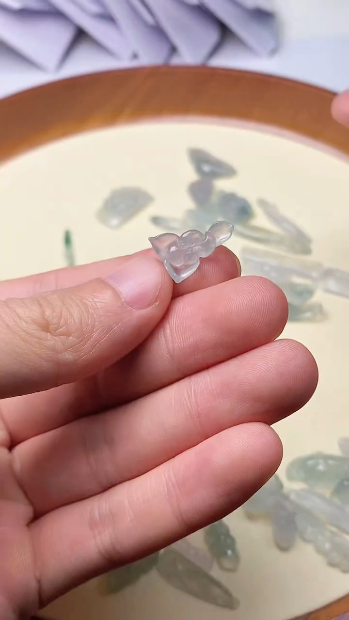 【闪购商品】翡翠挂件未镶嵌花