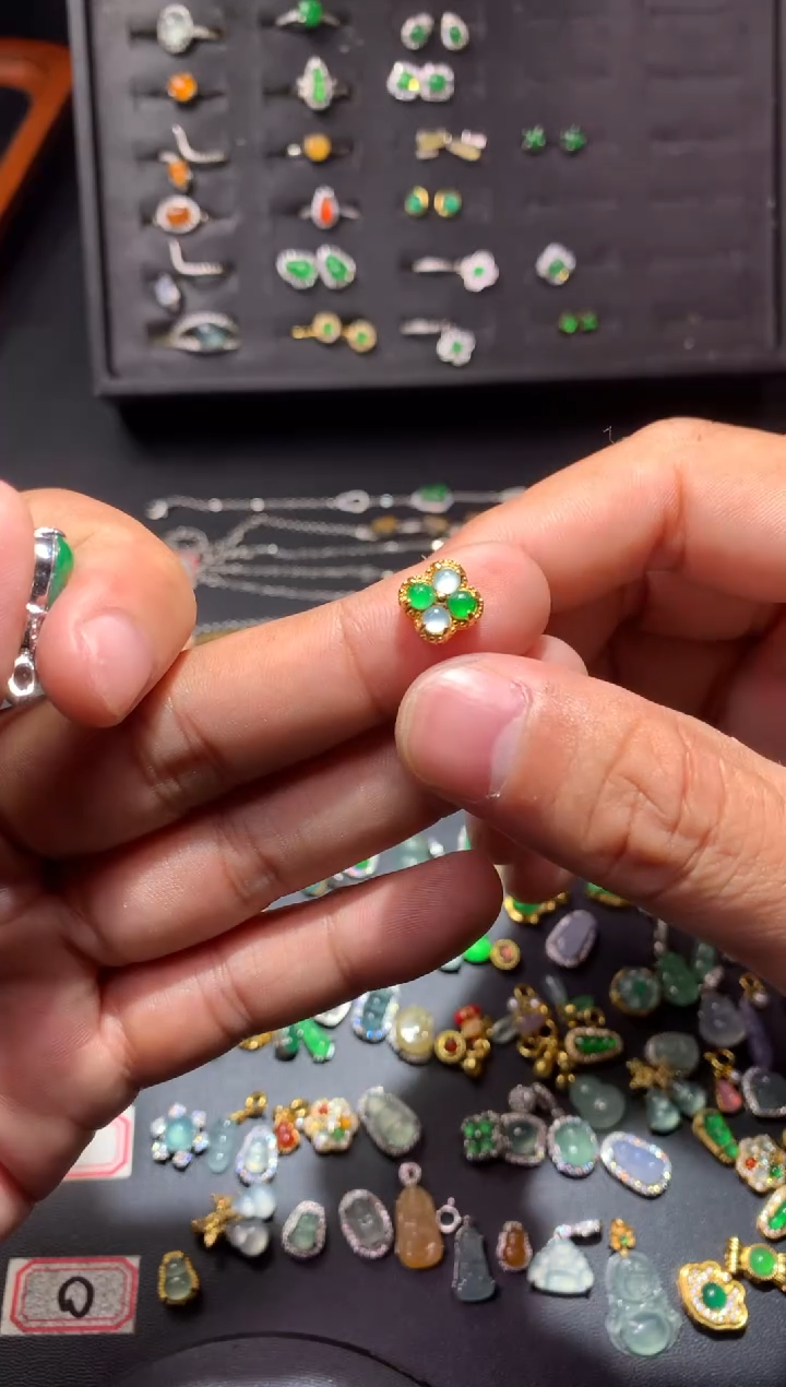 吊坠(不含链)未镶嵌翡翠1