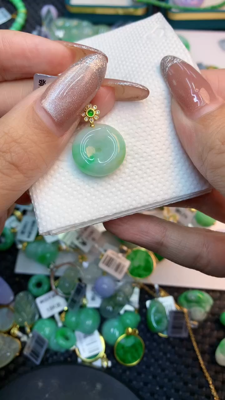 颈饰未镶嵌翡翠1