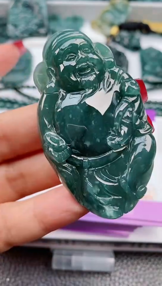 【闪购商品】翡翠颈饰未镶嵌                