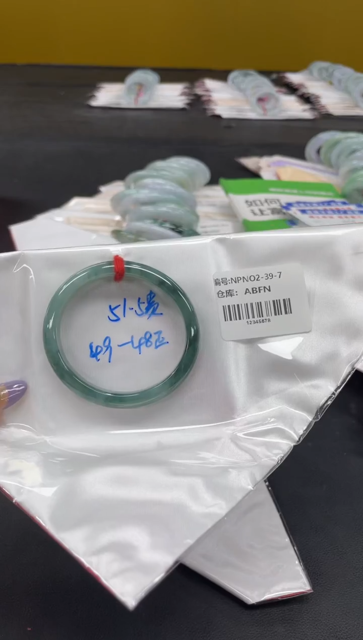 未镶嵌手镯翡翠翡翠手镯