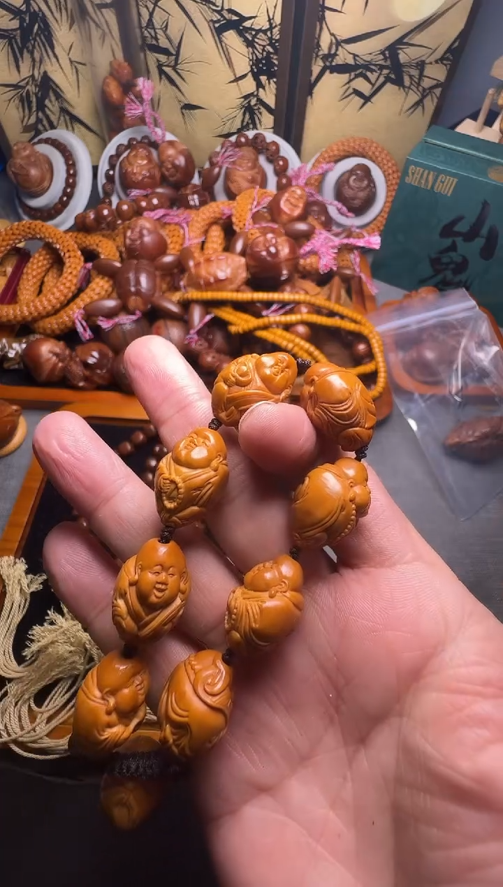 手串橄榄核简***调八宝弥勒