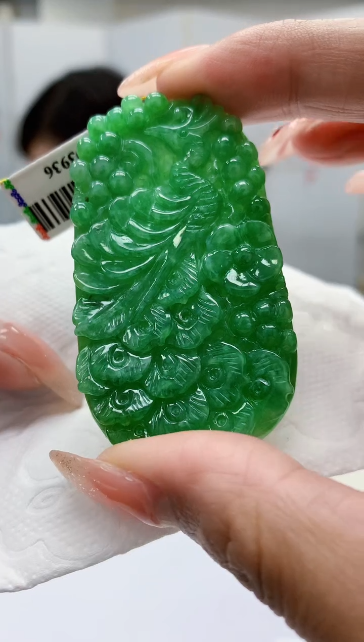 【闪购商品】定制翡翠未镶嵌4852MM-毛货挂件442