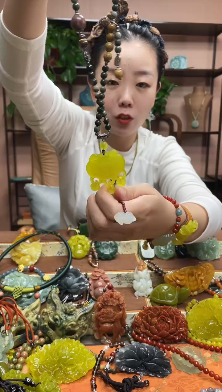 未镶嵌岫玉吊坠·