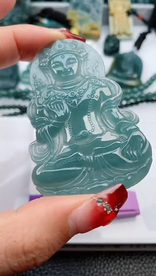 【闪购商品】翡翠颈饰未镶嵌              