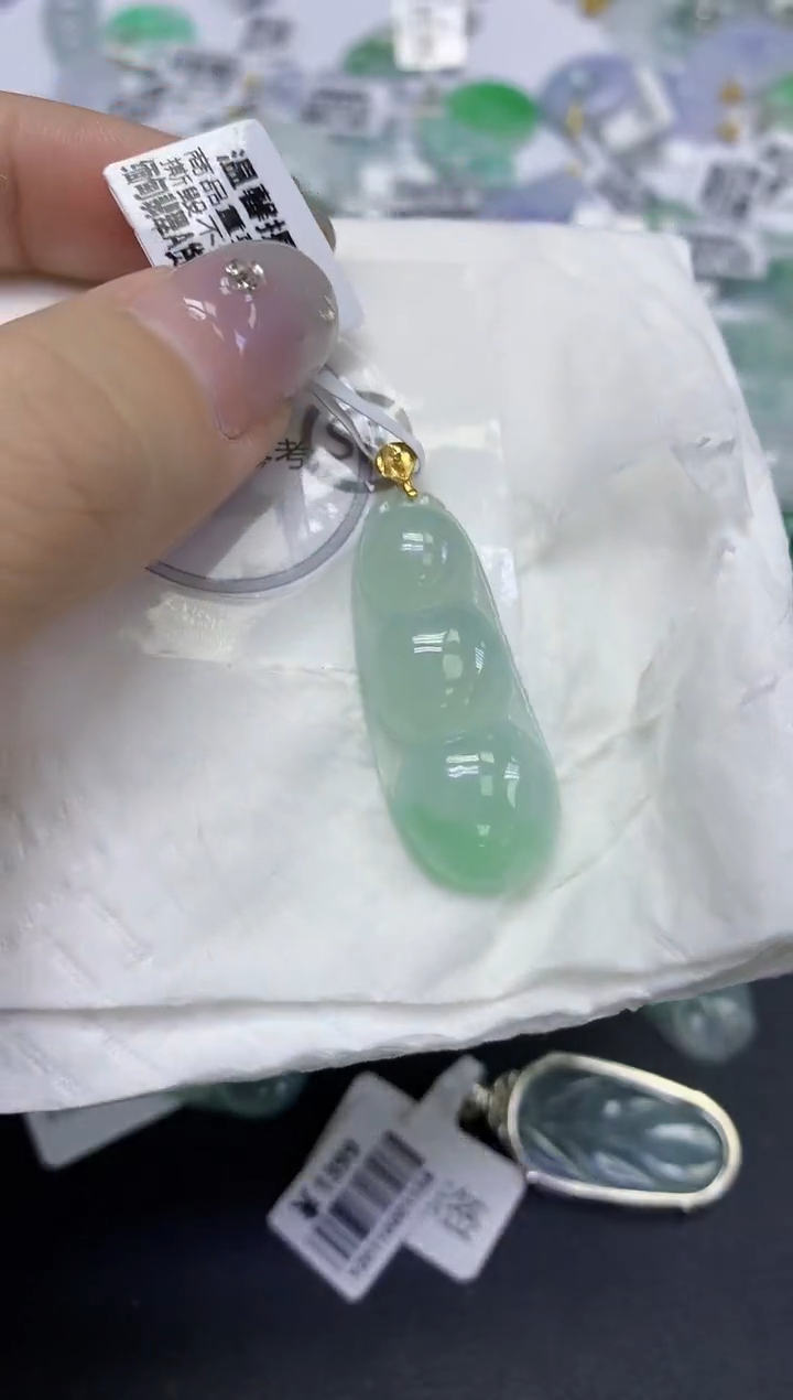 颈饰18K金镶嵌翡翠天然缅甸翡翠A货百元以上9元证书费自理