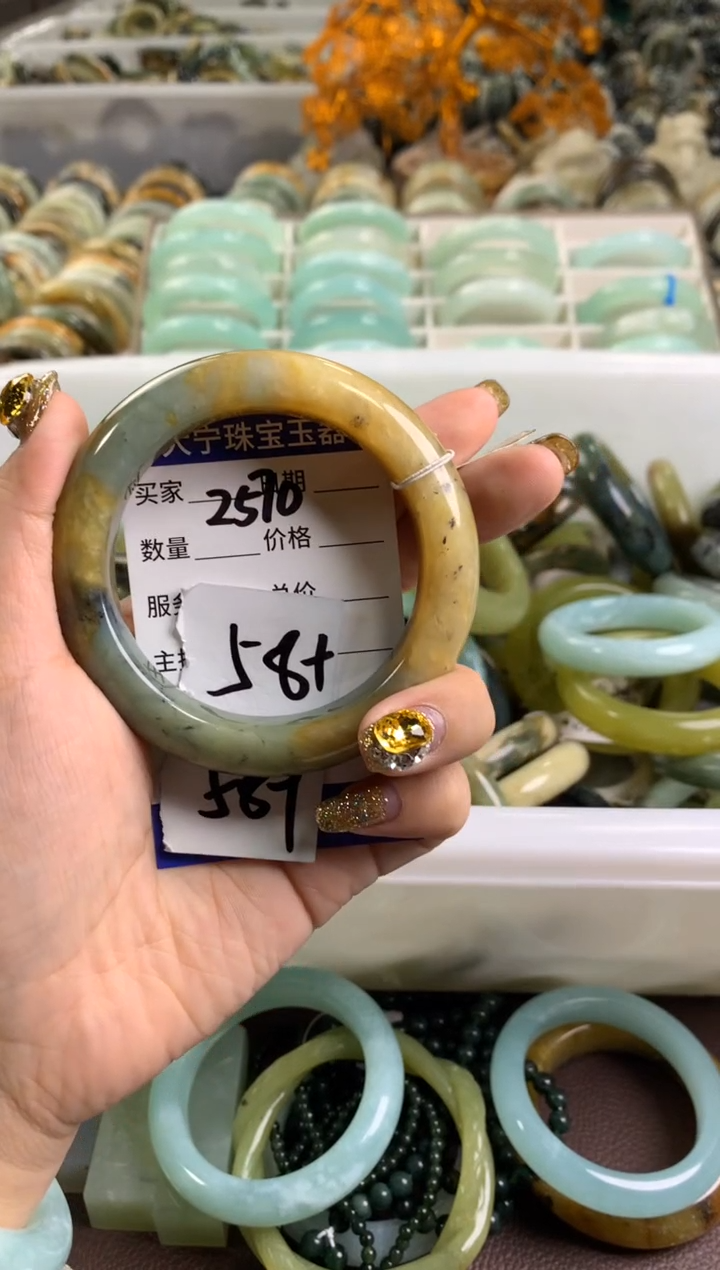 【闪购商品】蛇纹石玉手镯未镶嵌2370