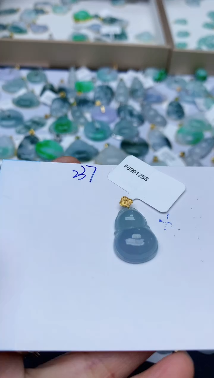 【闪购商品】翡翠颈饰18K金镶嵌天然翡翠A货    