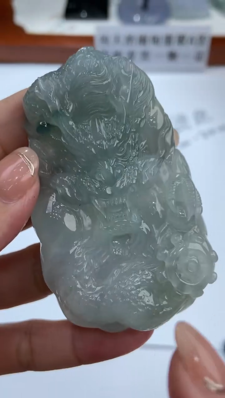 翡翠未镶嵌挂件281422    