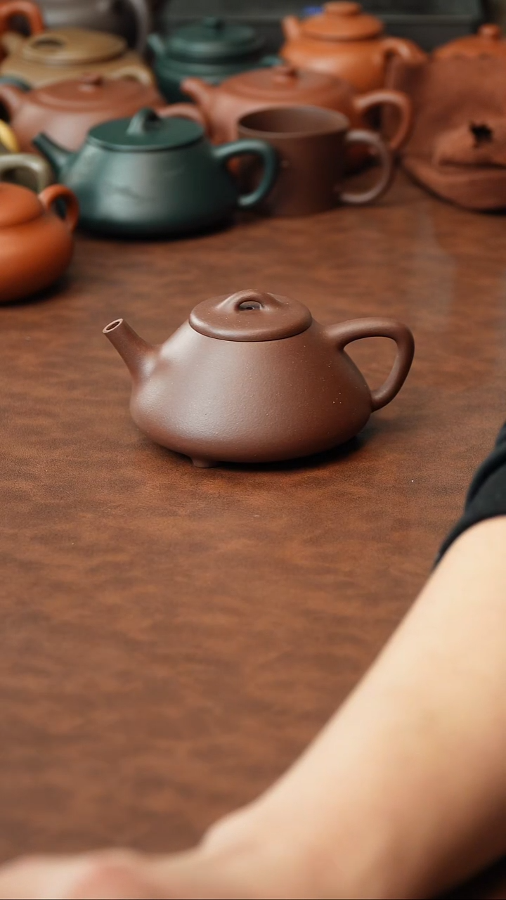 茶壶紫砂尾货彭年石瓢 190CC   