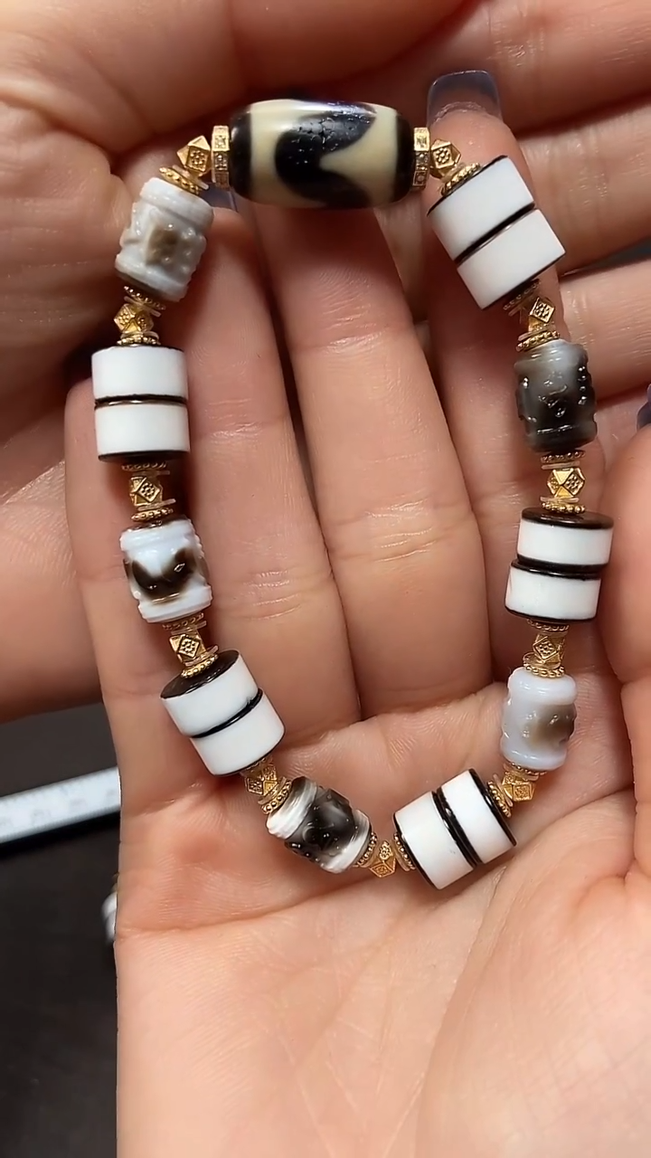 未镶嵌手链玛瑙/玉髓（覆膜）条纹玛瑙  只发其一