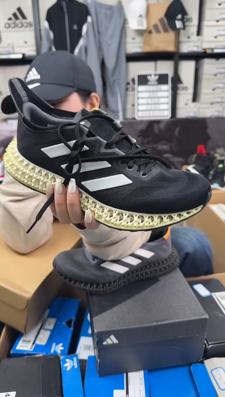 【闪购商品】阿迪达斯39