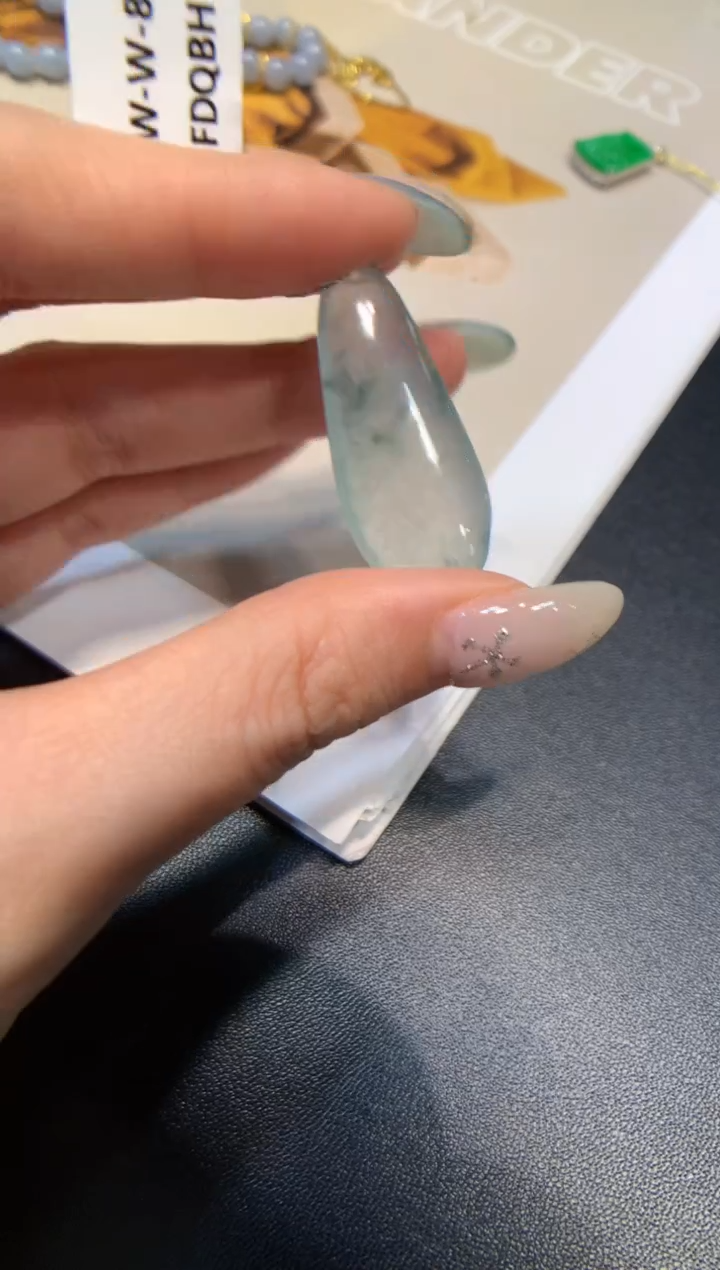 颈饰未镶嵌翡翠福瓜