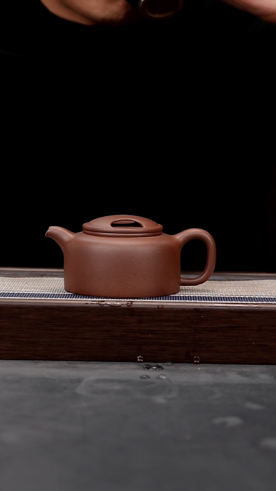 【闪购商品】紫砂茶壶四号井底槽清牛盖莲子