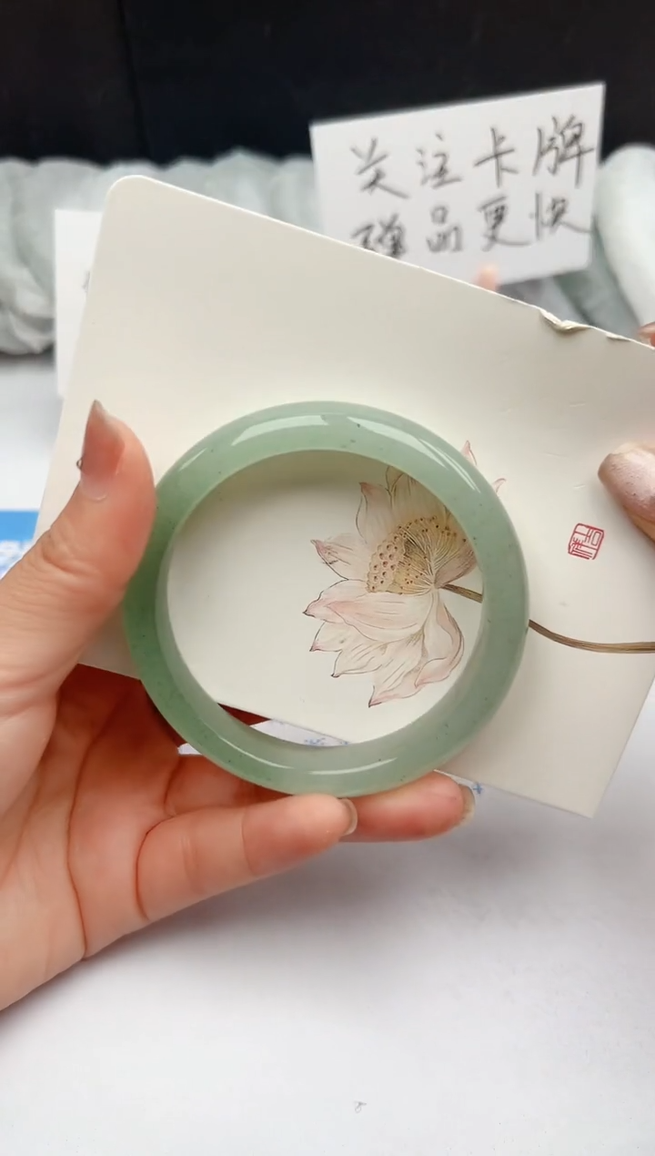 【闪购商品】石英质玉手镯未镶嵌31-DC