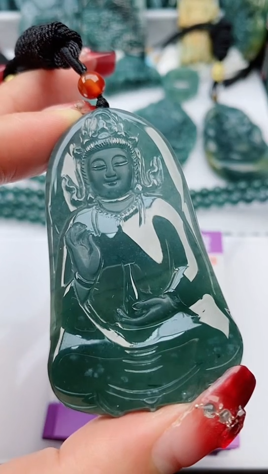 【闪购商品】翡翠颈饰未镶嵌              