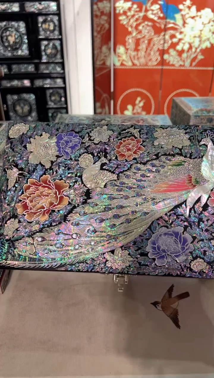 鱼锁绒布底·弘贝雅螺钿漆器文化馆