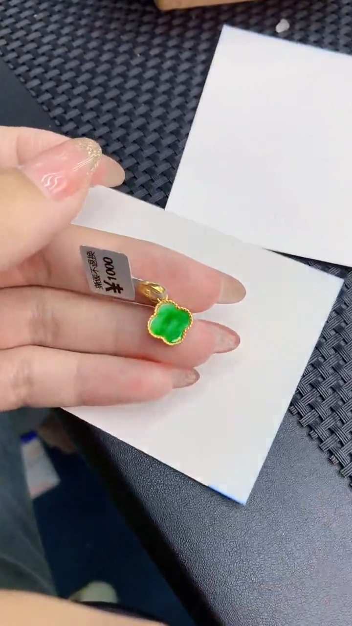 翡翠银S925镶嵌颈饰            8