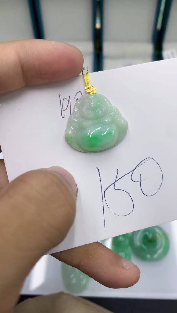 颈饰18K金镶嵌翡翠翡翠