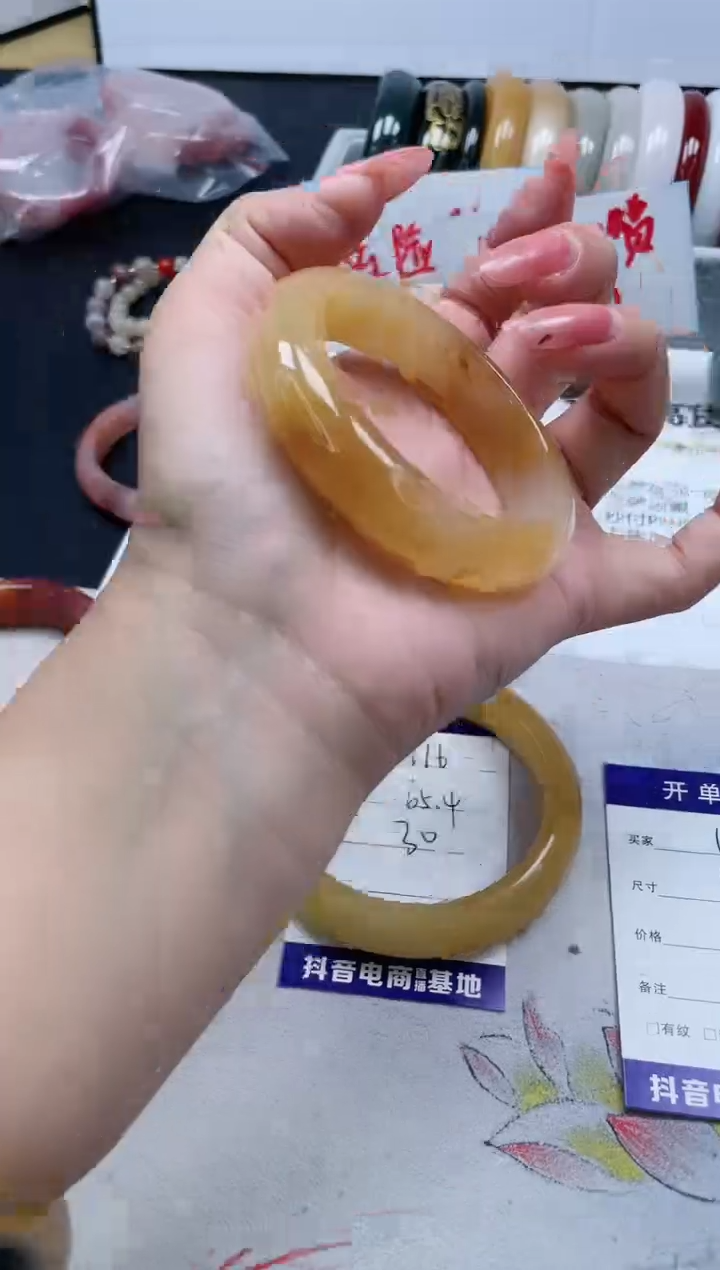【闪购商品】石英质玉手镯未镶嵌117/55.2