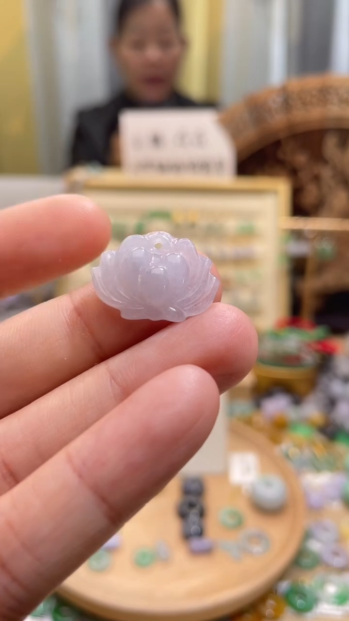 颈饰未镶嵌翡翠花