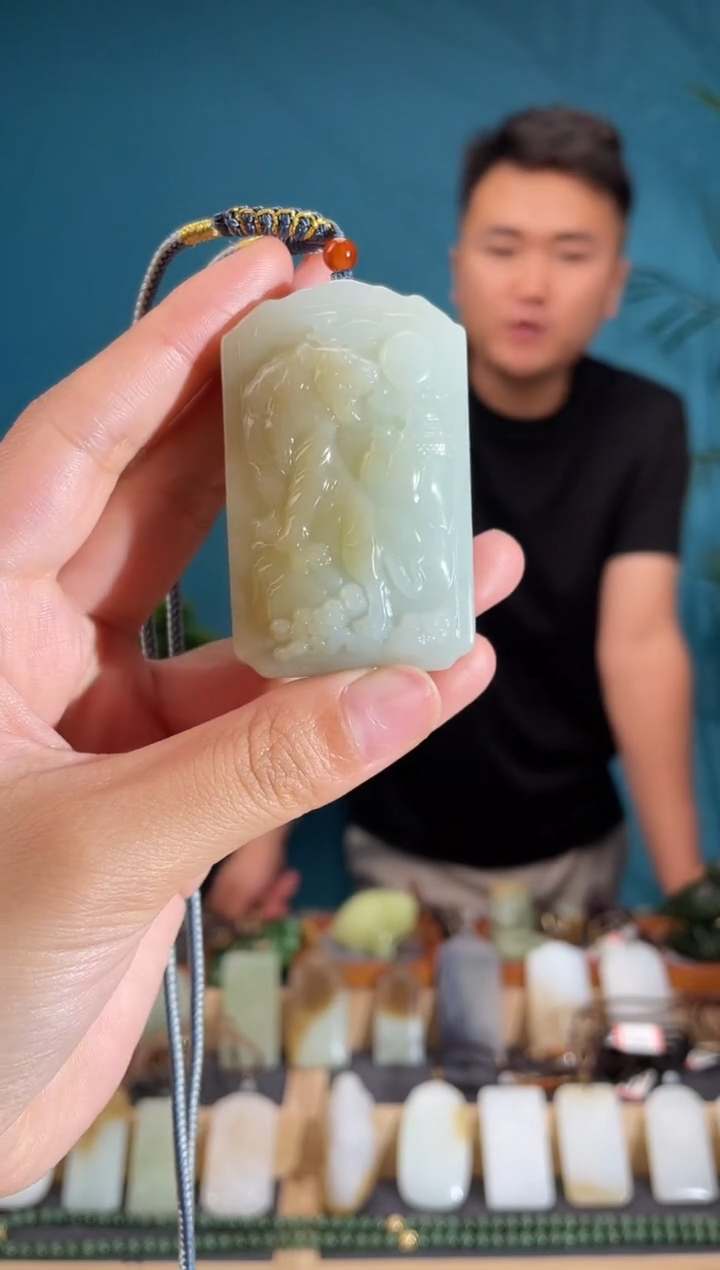 和田玉未镶嵌颈饰1