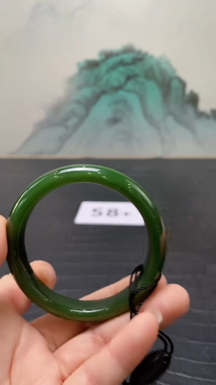 未镶嵌手镯和田玉（碧玉）一**阳58+
