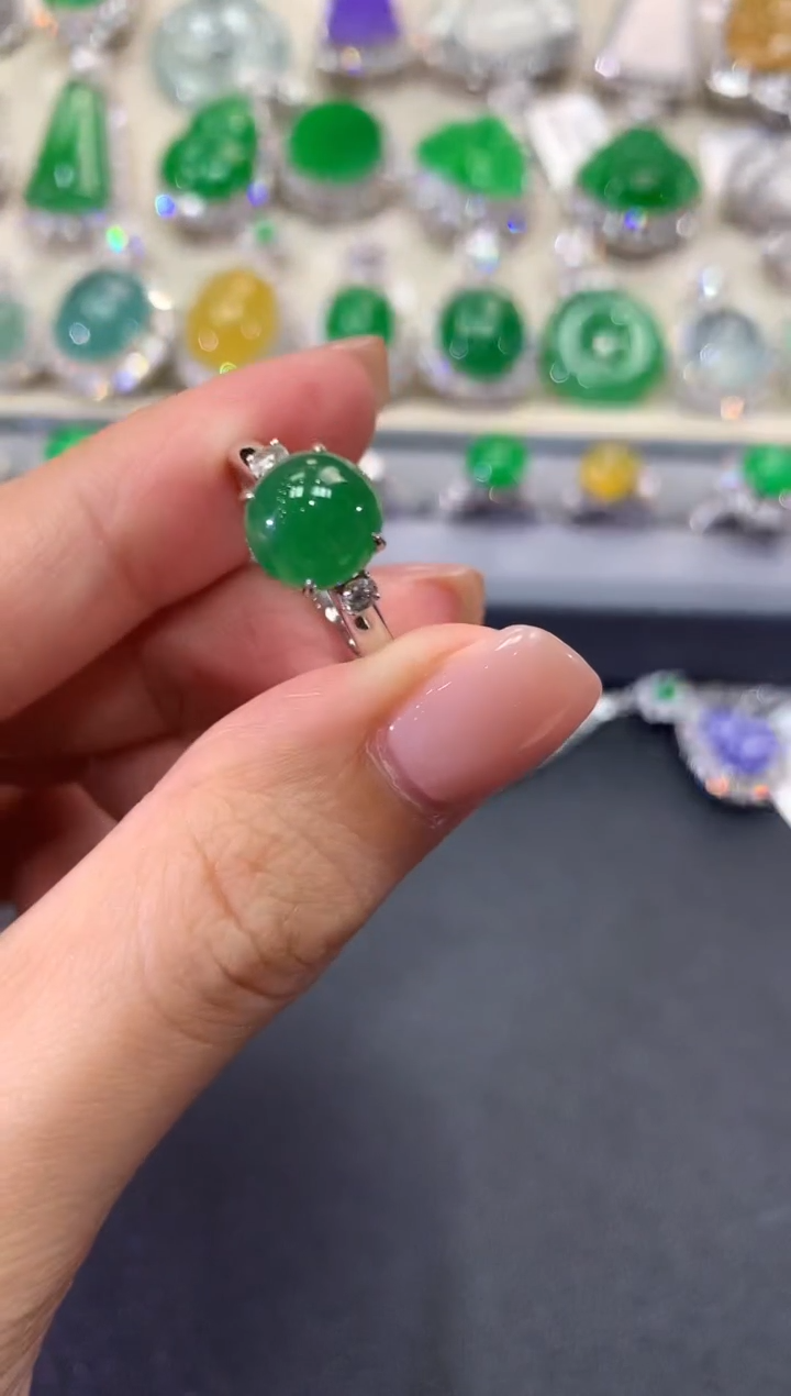 【闪购商品】翡翠戒指18K金镶嵌w10       