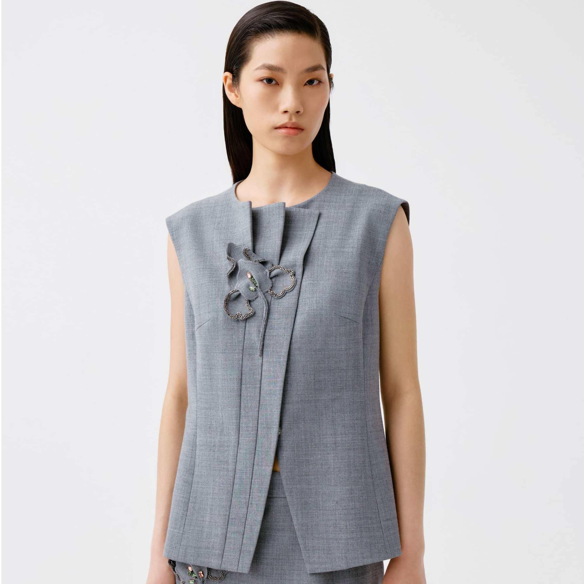 【顾文婷推荐】玉琼国风25 羊毛手工立体鸢尾花片圆领马甲 J25A4001