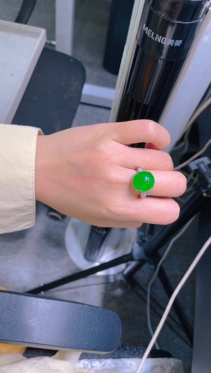 翡翠18K金镶嵌吊坠(不含链)A92