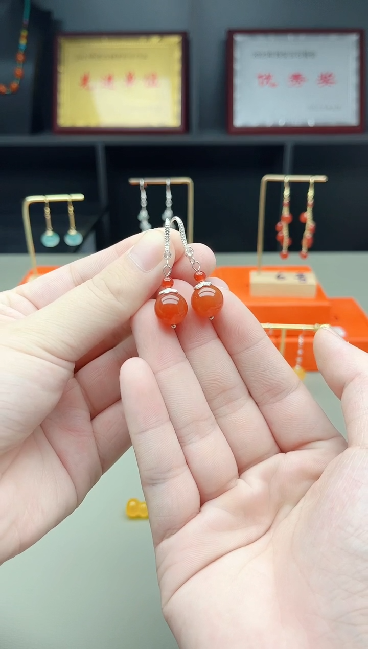 未镶嵌耳钉玛瑙/玉髓408