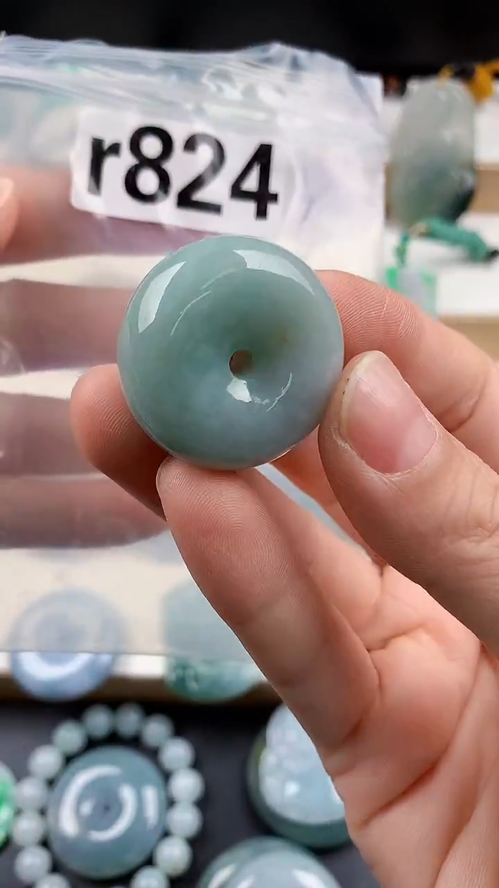 颈饰未镶嵌翡翠天然翡翠吊坠挂件