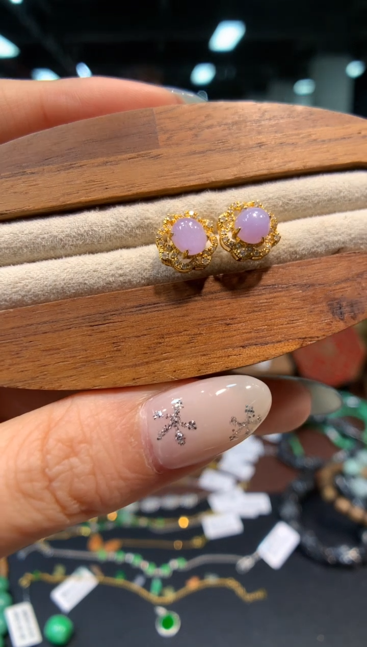 18K金镶嵌翡翠耳饰耳钉