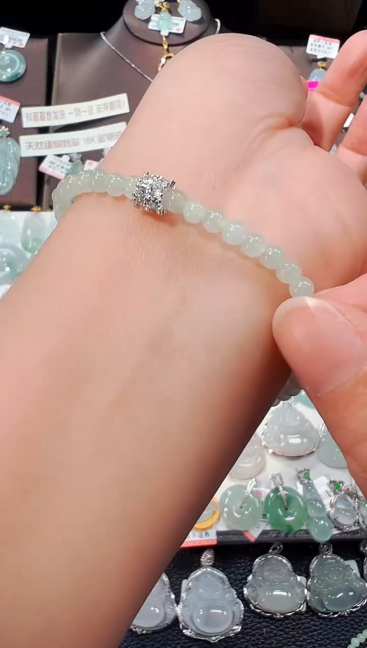 【闪购商品】翡翠手串未镶嵌甜阳绿小米珠