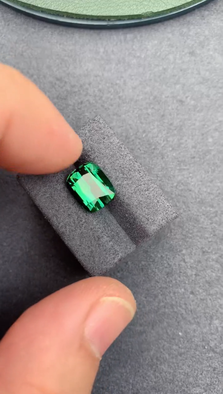 【闪购商品】碧玺裸石未镶嵌4ct  绿碧玺