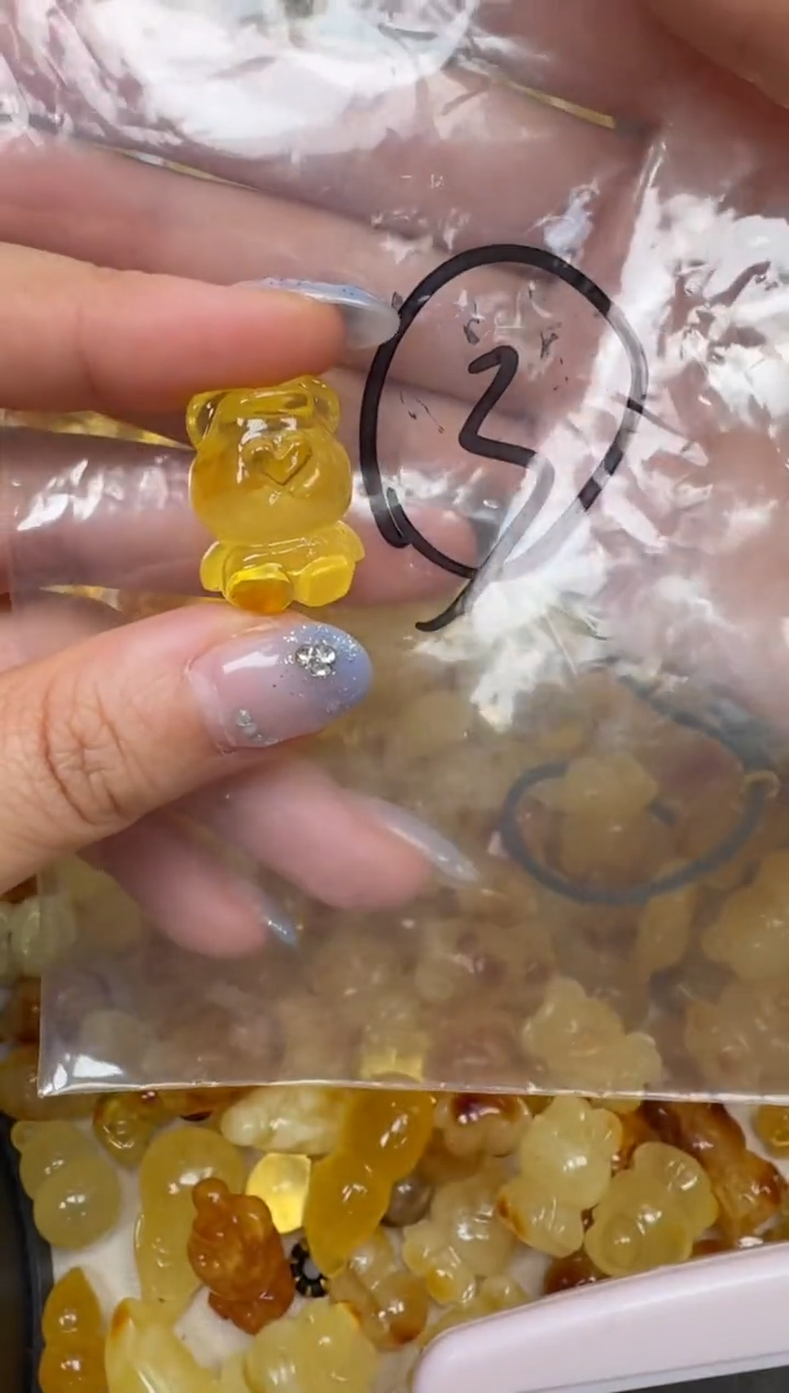 裸石琥珀未镶嵌如图
