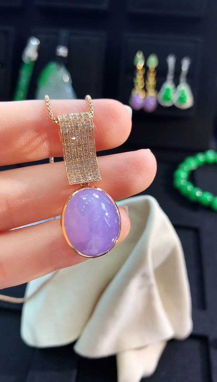 【闪购商品】翡翠吊坠(不含链)18K金镶嵌吊坠