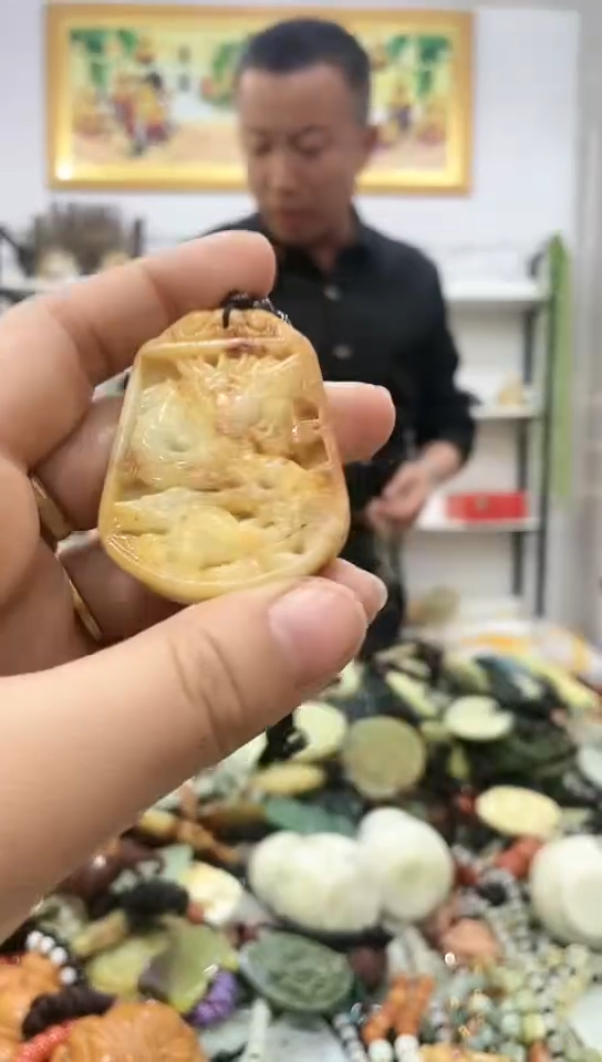 未镶嵌岫玉挂件 