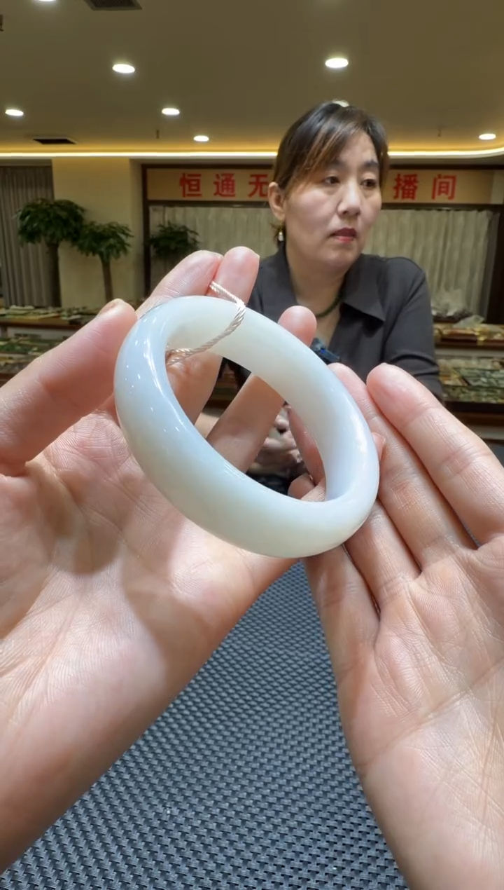 颈饰未镶嵌和田玉手镯55